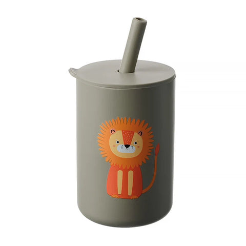 baby feeding cup with straw