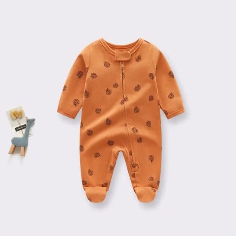 Knitted jumpsuit with feet for newborns