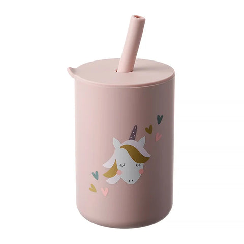 baby feeding cup with straw