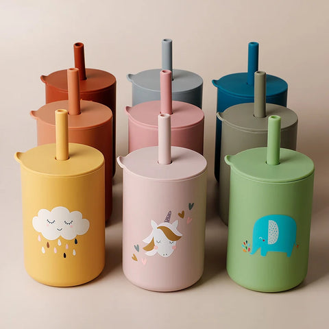 baby feeding cup with straw