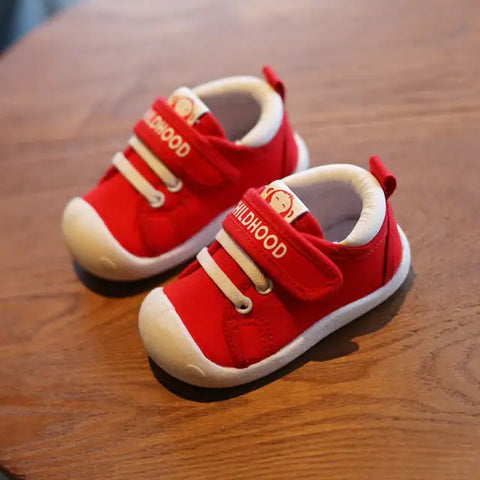 Lässige Babyschuhe mit weicher Sohle