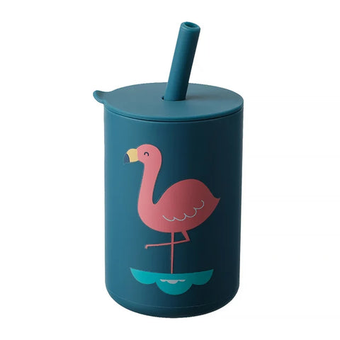 baby feeding cup with straw
