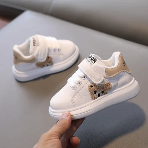 Atmungsaktive Turnschuhe für Kleinkinder