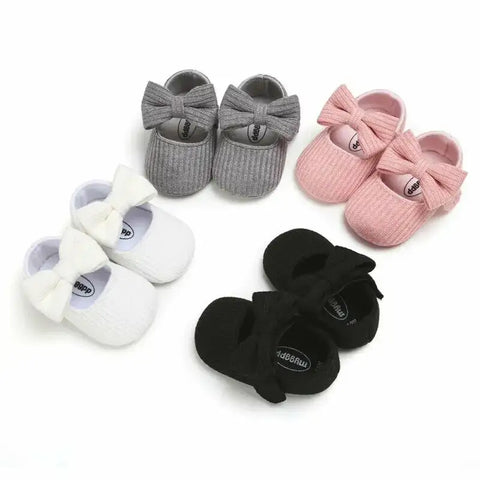 Soft shoes for newborns