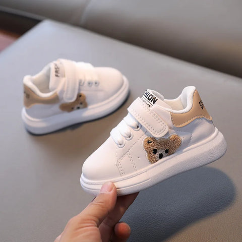 Atmungsaktive Turnschuhe für Kleinkinder