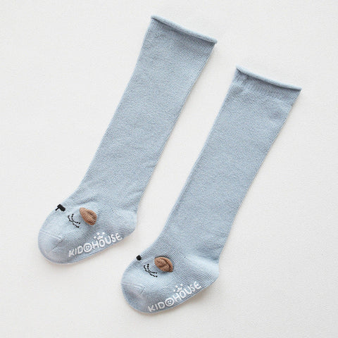 Non-slip knee socks made of soft cotton for babies