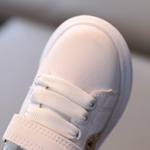Atmungsaktive Turnschuhe für Kleinkinder