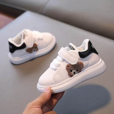 Atmungsaktive Turnschuhe für Kleinkinder
