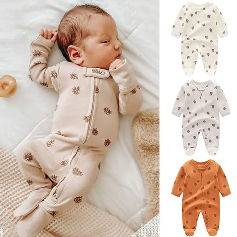 Knitted jumpsuit with feet for newborns