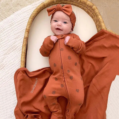 Knitted jumpsuit with feet for newborns